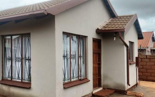 2 Bedroom House for sale in Soshanguve XX