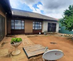 House for sale in Roodepoort West