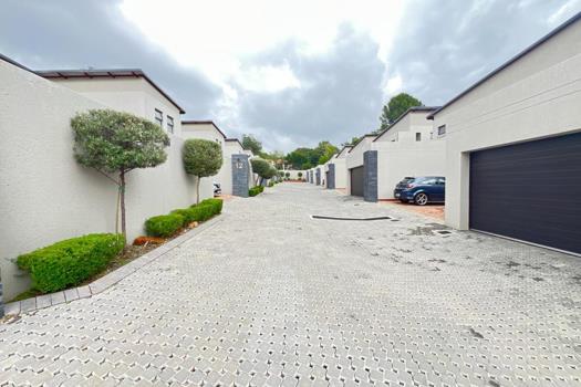 3 Bedroom Townhouse to rent in Bryanston