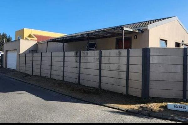 We are happy to introduce this amazing 3 spacious 
bedroom home in Phoenix Milnerton.

This property consist of 3bedrooms  2bedrooms ...