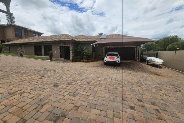 Three bedroom house in small complex located in quiet, secure area. Very safe and secure. Solar Electricity, Alarm, CCTV, 3600 litres ...