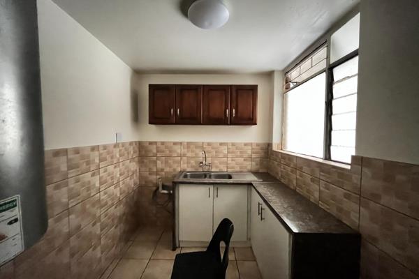 This spacious 2-bedroom flat in Arcadia is available for rent, offering a comfortable ...