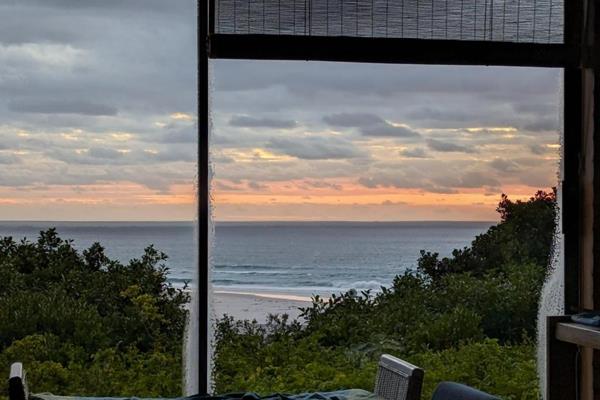 Gorgeous views and located right at Noordhoek beach.  Furnished house for rent just ...