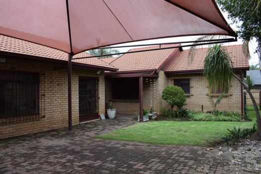 3 Bedroom House for sale in Del Judor Ext 12