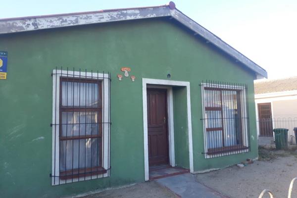 3 Bedroom house for sale in Scottsdene, Kraaifontein.
The property consist of a huge ...