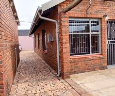 House for sale in Kwa-Thema Phase 2