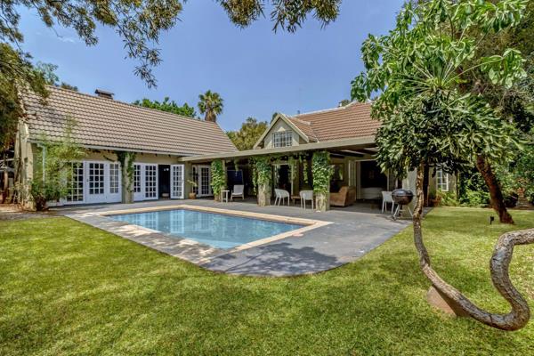 Introducing a well-appointed home located in the serene, boomed enclave in Witkoppen, near the Indaba Hotel in the greater Fourways ...