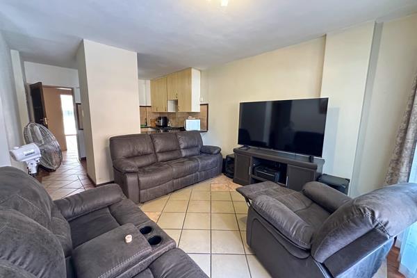 Discover the easy living in this very well maintained 2-bedroom, 1-bathroom apartment situated on the first floor. Boasting a sleek ...