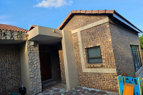 3 Bedroom House For rent in White River Country Estate

Experience the ultimate in modern living in this stunning 3-bedroom ...