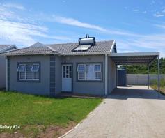 Townhouse for sale in Gonubie