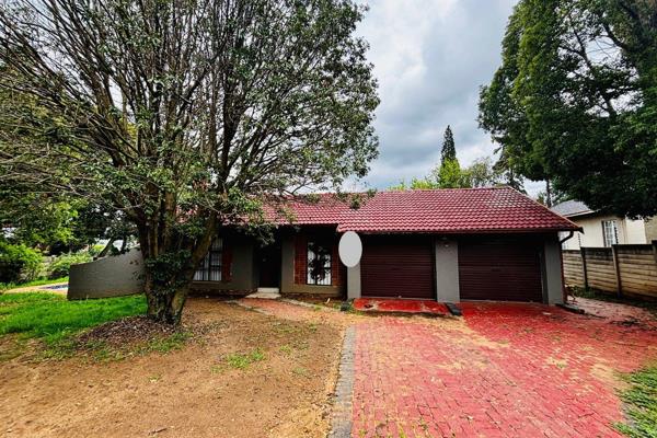 Located in the tranquil and sought-after neighborhood of Noordwyk, this beautiful house offers a spacious and comfortable living space ...