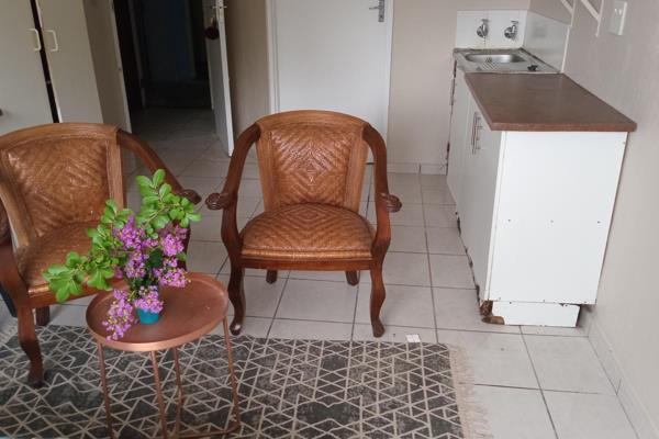 Start Investing in Property

This cozy bachelor unit is perfect for a single occupant or Investor wishing to creating a Property ...