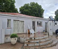 House for sale in Bezuidenhout Valley