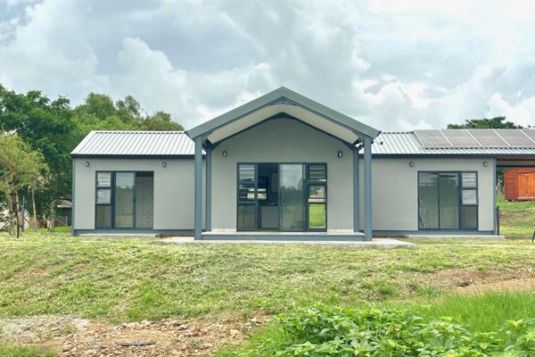 This brand-new property is a rare find, offering modern design, eco-friendly features and incredible versatility on nearly 1 hectare of ...