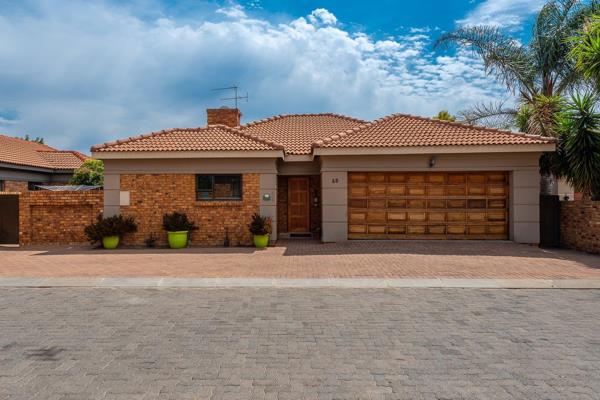 A very sought after Security Estate!!! Another exclusive mandate by Rosie Viljoen Real Estate. Modern day lock up and go, low maintenance living in a 24hr security estate - American style living. Located in the very sought after ...