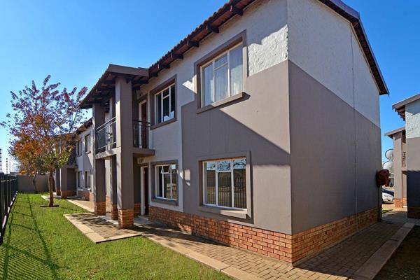 50% off deposit
A lovely well-maintained complex with beautiful scenery
Day care /Preschool close by
24hr Security and patrolling
Prepaid electricity
Designated Visitors parking
Designated braai area
Fully fitted built in ...