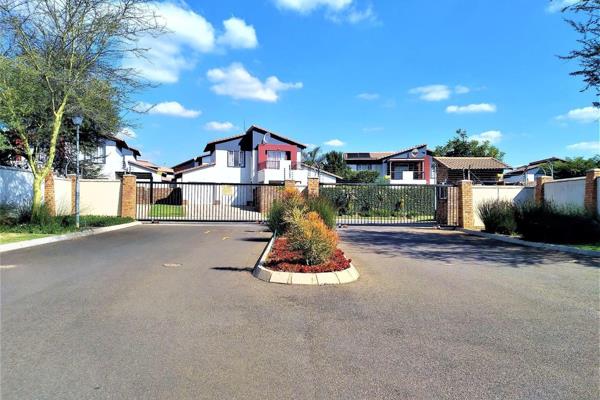 Available 1 April:

This modern 3 bedroom, 2 bathroom home is situated within the popular Houses section of the Oukraal Estate.  ...