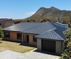 House for sale in Pringle Bay