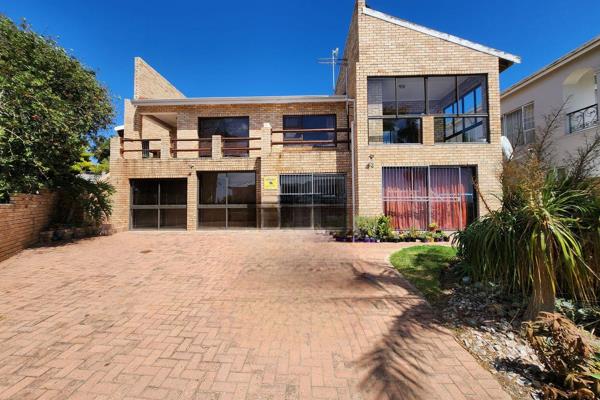 Stunning 6-Bedroom Facebrick Home with Spectacular Sea Views in Wavecrest, Jeffreys Bay


This beautifully presented 6-bedroom ...