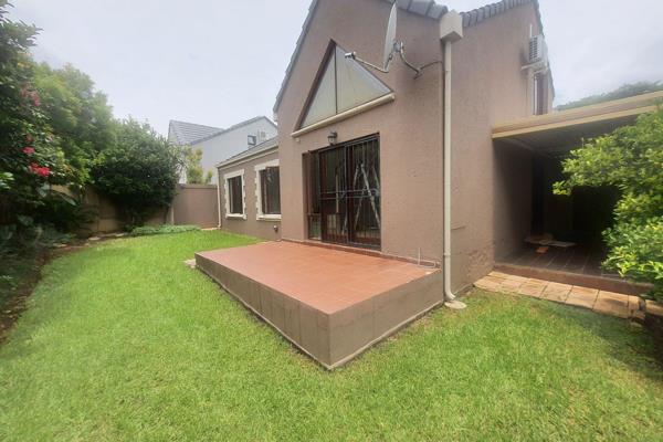 The cluster consist of 3 Bedrooms plus a study, depending on your needs for this lovely home in Sunninghill. The main loft bedroom ...