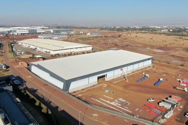 This expansive 11,050m2 warehouse in the heart of Olifantsfontein, Midrand, offers a ...