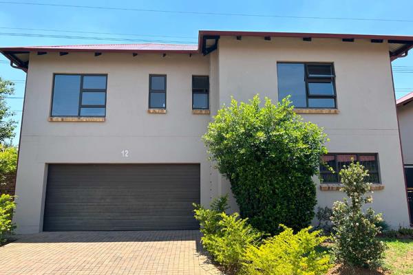 149sqm
Located in the secure and highly sought-after Cedar Creek Estate in Fourways ...