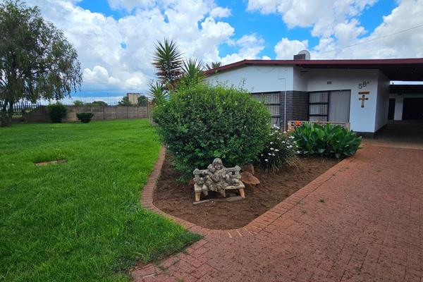 Discover an exceptional property for sale in Middelburg South, featuring a 3-bedroom house and two additional flats on a generous 2558 ...