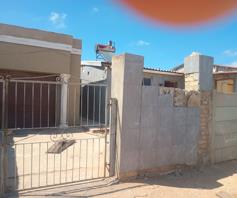 House for sale in Zwide