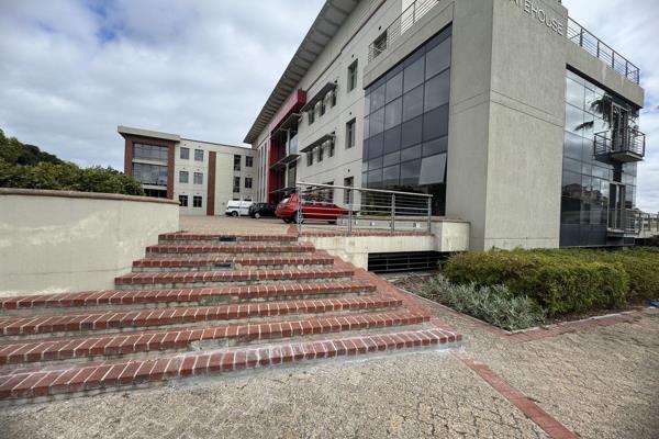 Contemporary 229m2 open-plan office unit to let in The Gatehouse, Century City. This ...