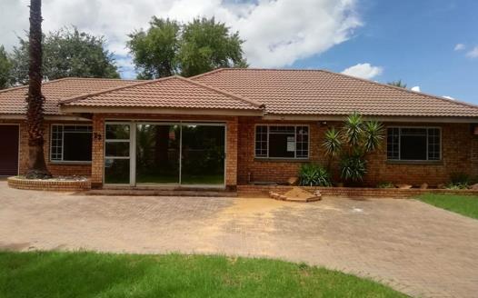 3 Bedroom House for sale in Vaalpark