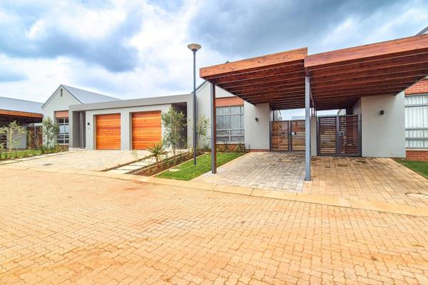 This stunning, brand-new 3-bedroom simplex is now available for rent in the highly sought-after Serengeti Estates, offering the perfect ...