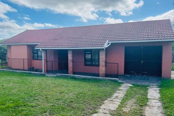 We are happy to present this neat family home situated in a prime location in Msobomvu close to schools, public roads, clinic and all ...