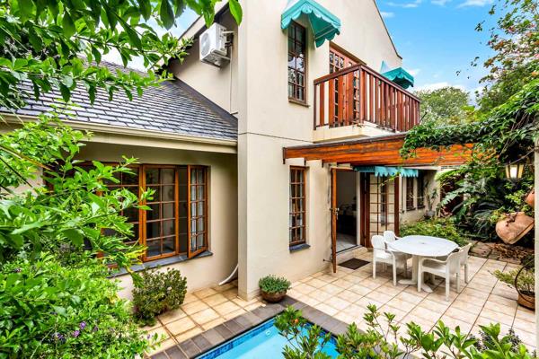 Perfect location in one of the best complexes in Lonehill! What more could one ask for?
 
An inviting entrance hall with lots of pretty ...