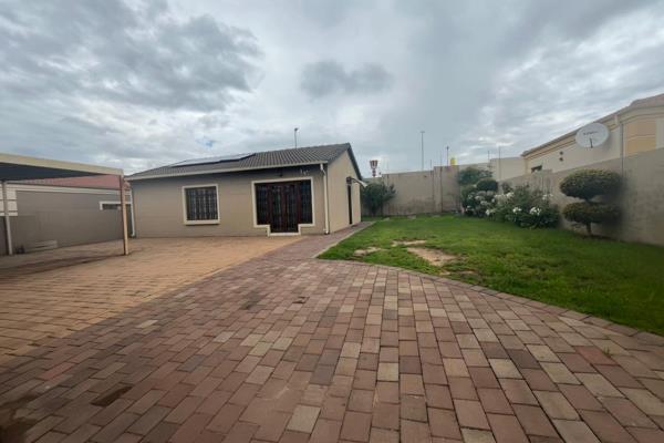 This is your opportunity to secure a property in one of the few full title security estate in Midrand. An opportunity to expand this ...