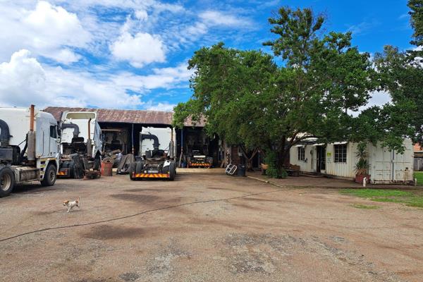 This property spans approximately 20,000 square meters and features a well-equipped workshop. The workshop includes an overhead crane ...