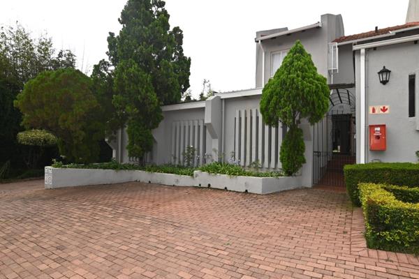 Spacious 3-Bedroom Townhouse in Secure Rivonia Complex

This 248 sqm double-storey ...