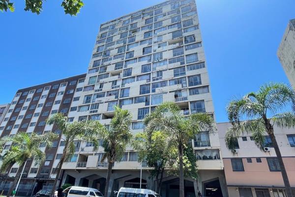 This charming flat in Durban central features a comfortable layout with 5 divided bedrooms, each fitted with built-in cupboards. The ...