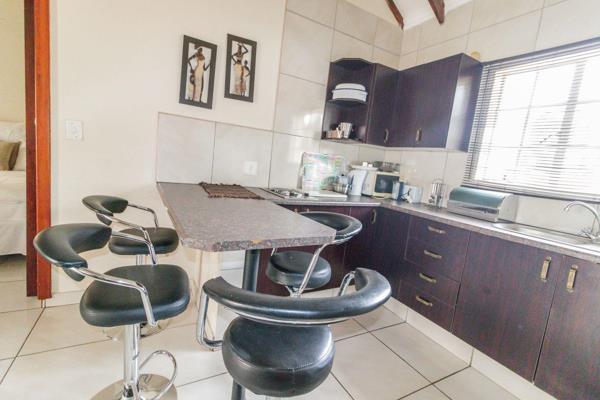 This exceptional, modern, and fully furnished rental property in the tranquil and picturesque area of Meerhof, Hartbeespoort, offers ...