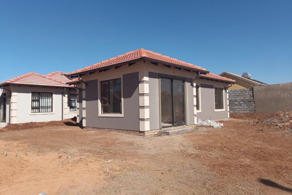 NEW DEVELOPMENTS FOR SALE in REIGER PARK, BOKSBURG.

Full tittle stands,

prices from r760 000 upwards,

buy straight from the ...