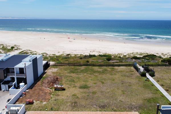 A rare opportunity to own a stand in the prestigious Kabeljauws Beach Estate, offering ...