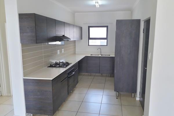 This stunning 2 Bedroom Apartment in a secure estate, R10120pm including sewer.Electricity &amp; water is prepaid.  this 2nd floor ...