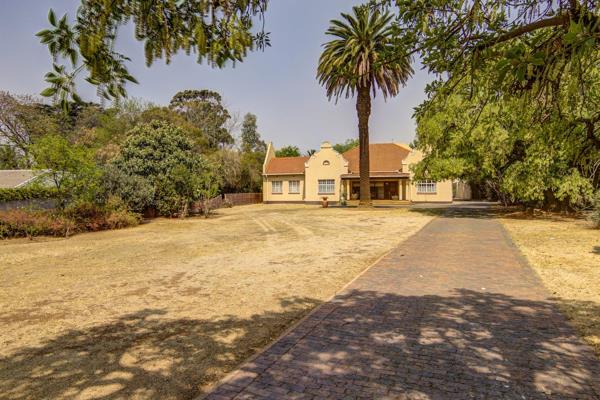 This property is perfect as a private family home or for development.

This Cape Dutch ...