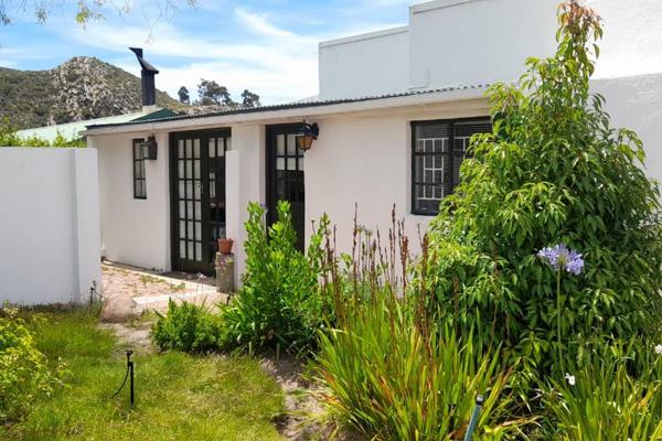 Tucked away in the heart of Montagu West, this delightful cottage captivates with its blend of charm and creativity. 

Upon entering ...