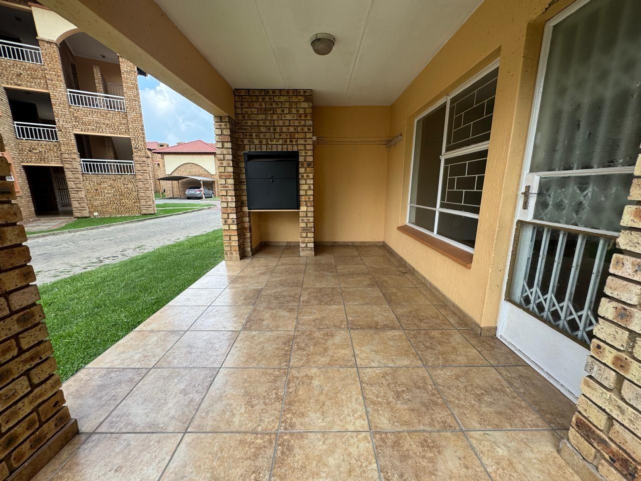 2-bedroom-apartment-flat-for-sale-in-vanderbijlpark-se-2-p24-115403826