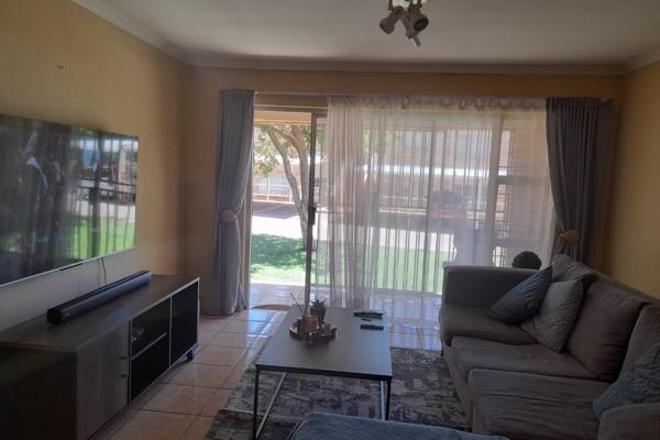 Looking for a cozy, Family-friendly home? Look no further! This delightful 2-bedroom property in the heart of Grobler Park is just ...