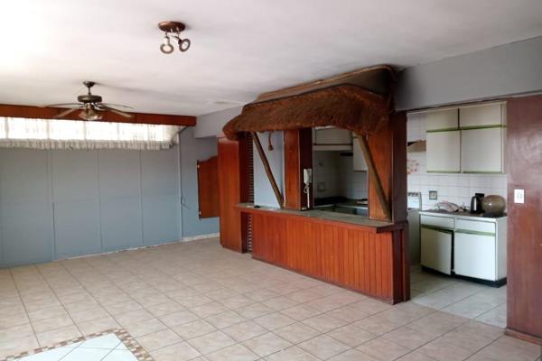 One of its kind-property with reasonably stunning features
the home offers the following:

3 bedrooms
Full bathroom
Huge living ...