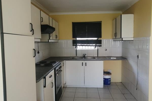 2 Bedroom unit to let in Bellair Gardens, Bellair. Unit consists of kitchen open plan ...