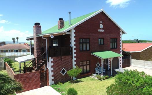 4 Bedroom House for sale in Franskraal