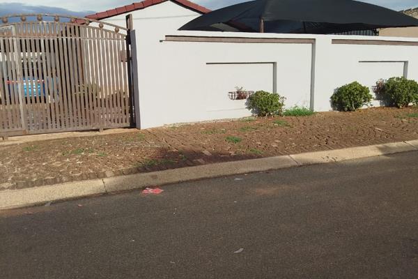 House for Rent in Protea Glen Ext 16, Soweto! Available 1 Feb 2025

R4,800/month | ...