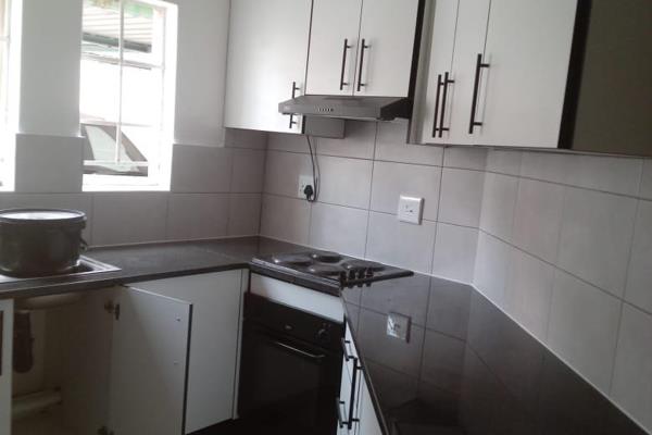 This stunning 2 bedroom Apartment is in Vorna Valley Midrand. Its in a well run secure ...